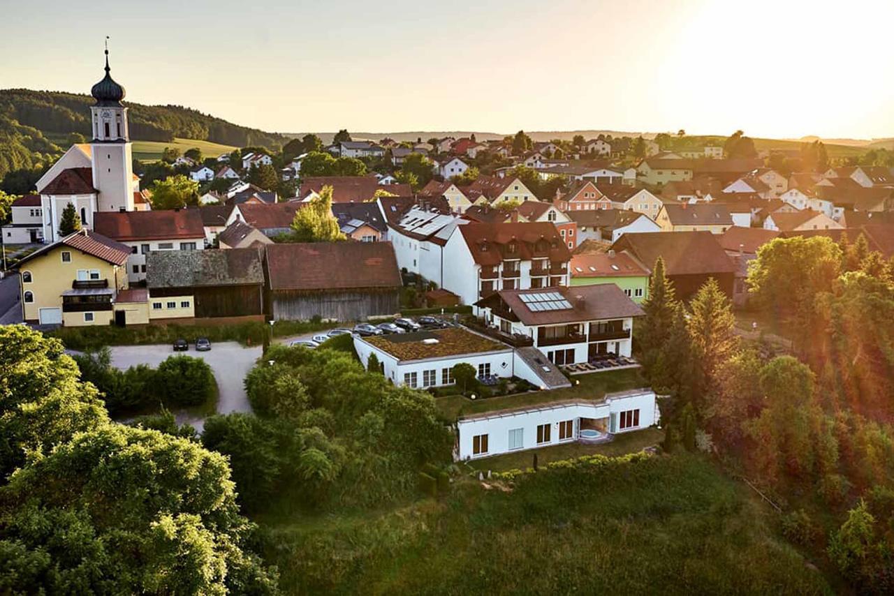 Zedernhof Gesundheits- & Wellnesshotel Stamsried Luaran gambar